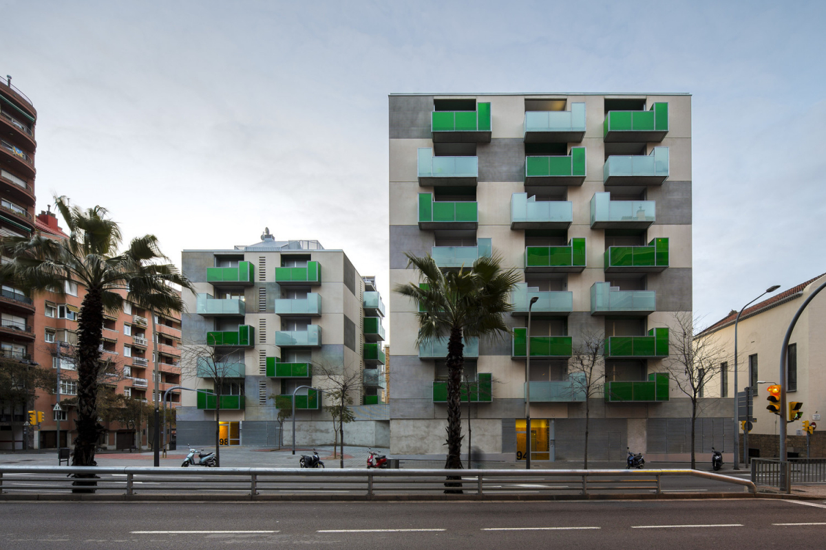 “Santa Madrona”. 62 Social Dwellings / Pich-Aguilera Architects. Image © Simon García