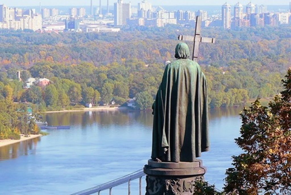 Работы по обновлению Владимирской горки завершат ко Дню Киева